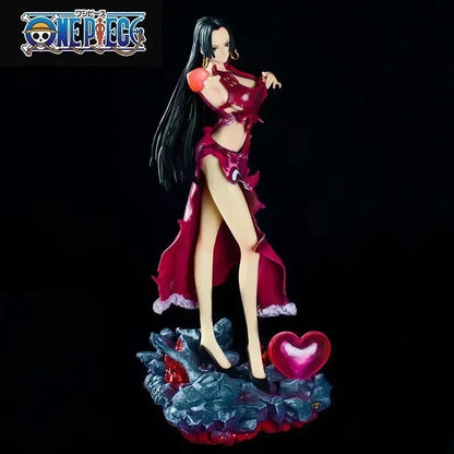 Figura de Boa Hancock con Ropa Desgarrada