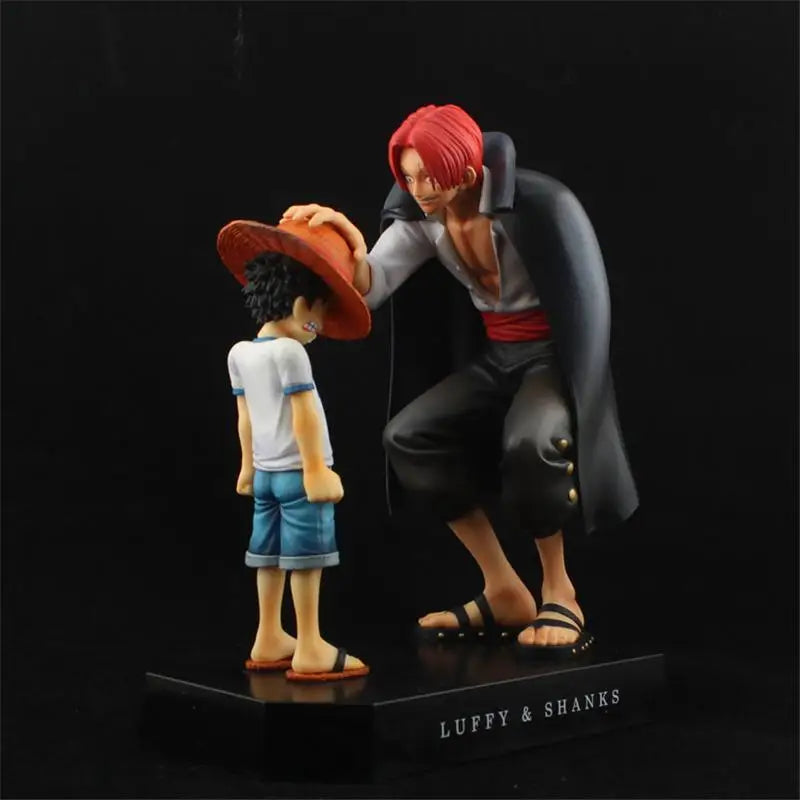 Figura de Luffy y Shanks - Niñez de Luffy