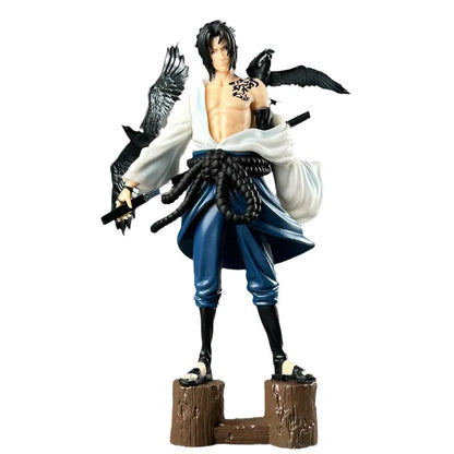 Figura de Sasuke con Cuervos de Itachi