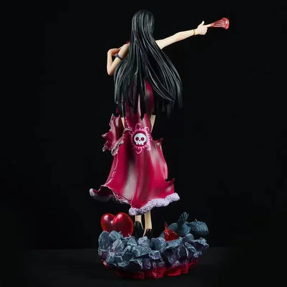 Figura de Boa Hancock con Ropa Desgarrada