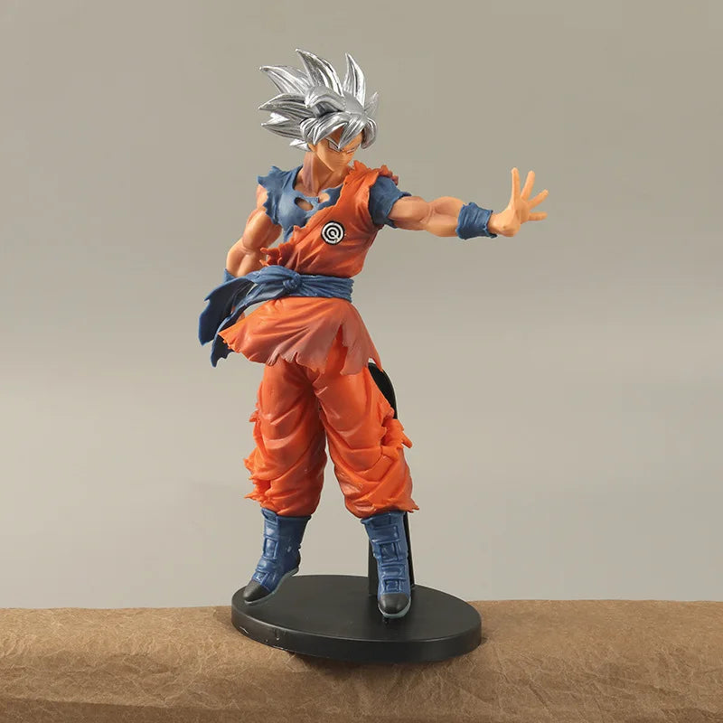 Figura de Goku Ultra Instinto Cabello Plateado