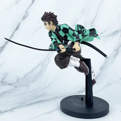 Figura de Tanjiro Atacando - Demon Slayer