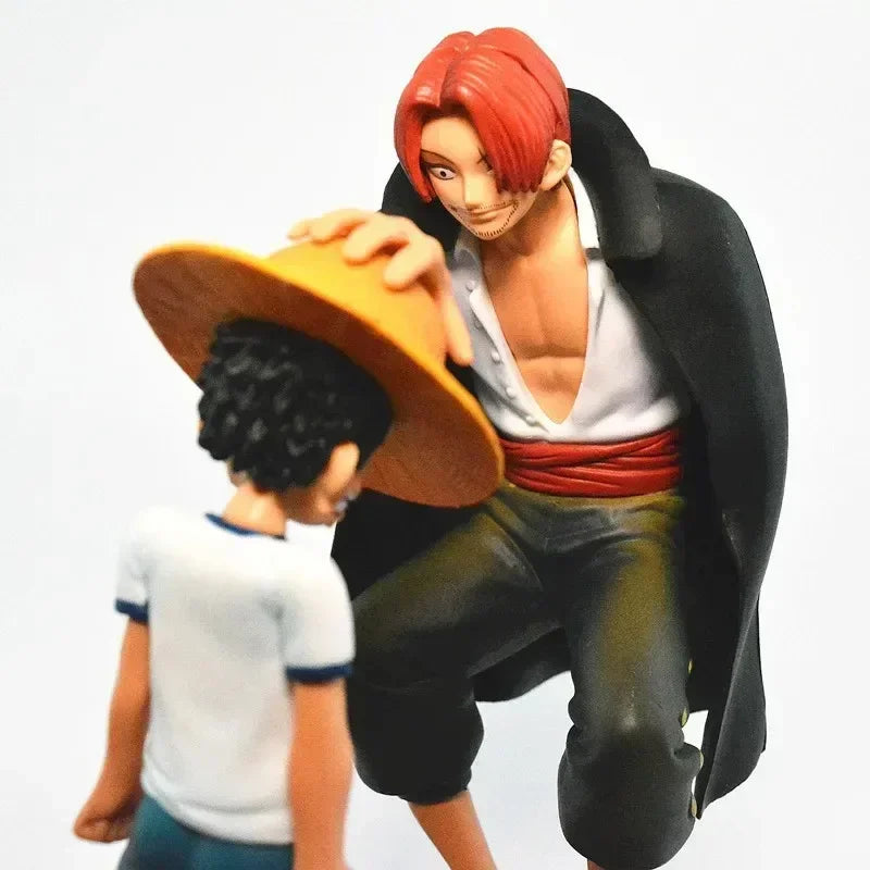 Figura de Luffy y Shanks - Niñez de Luffy