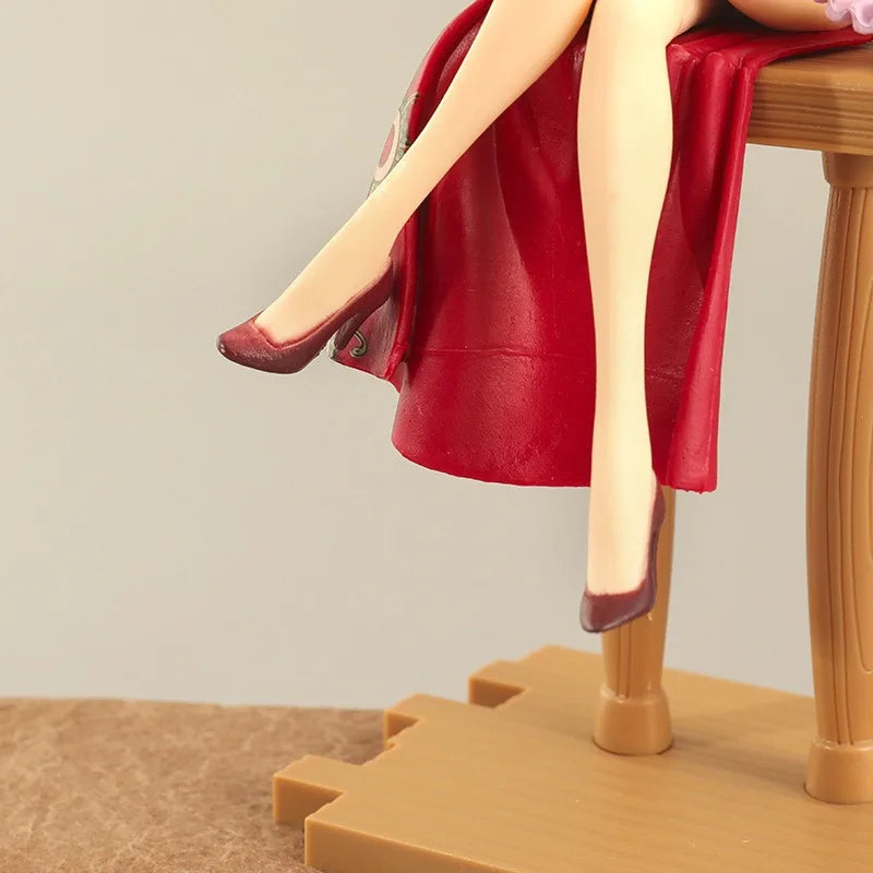 Figura de Boa Hancock Sentada