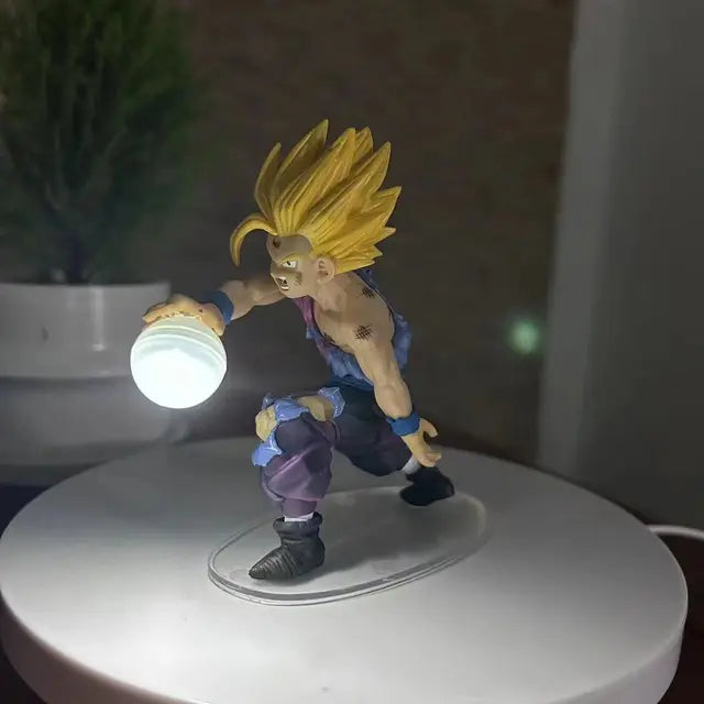 Figura de Gohan Super Sayan derrotando a Cell