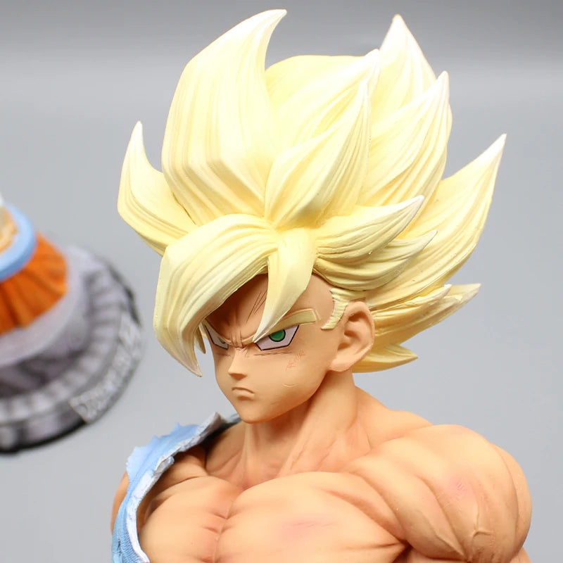 Figura de Goku Super Sayan Ropa Desgarrada