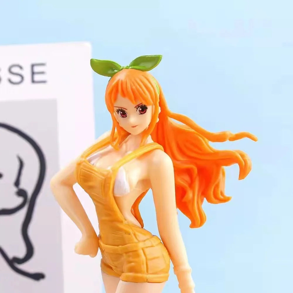 Figura de Nami con Moño Verde