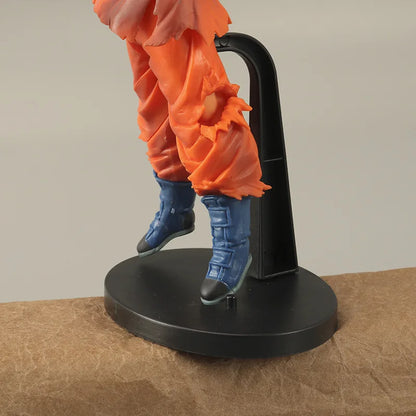 Figura de Goku Ultra Instinto Cabello Plateado