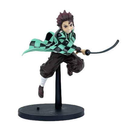 Figura de Tanjiro Atacando - Demon Slayer