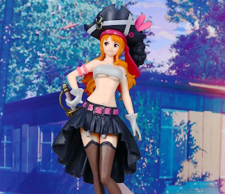 Figura de Nami versión One Piece RED