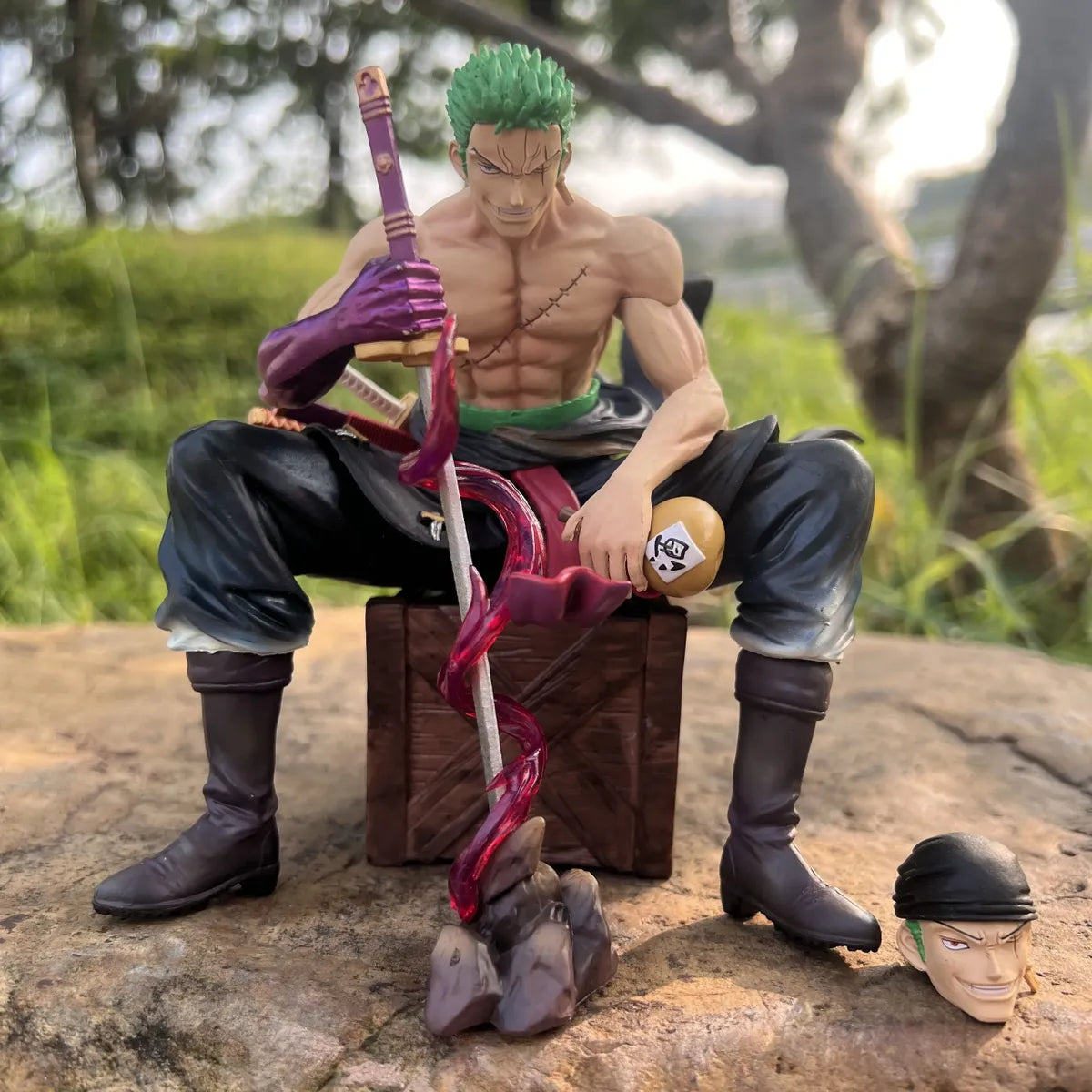 Figura Zoro con Enma y Alcohol