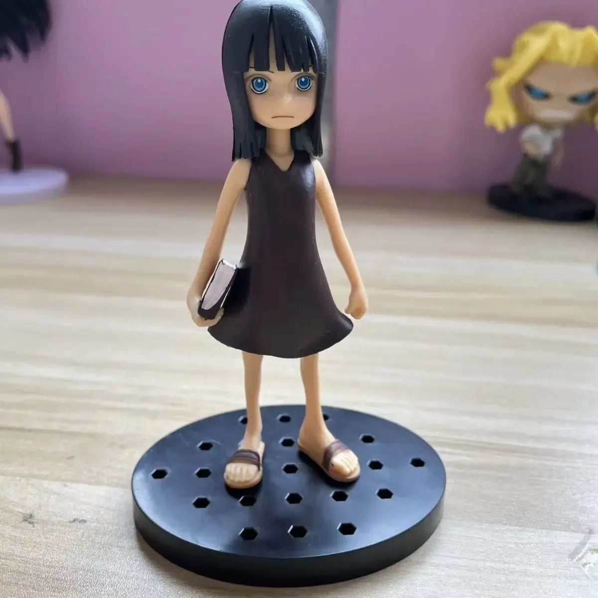 Figura de Nico Robin de Pequeña