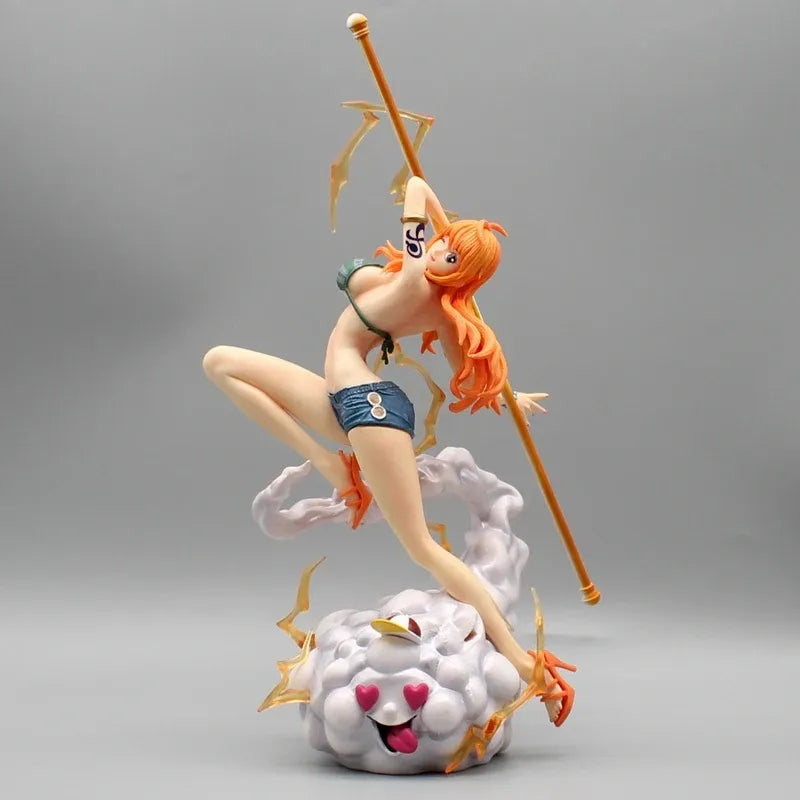 Figura de Nami en Short con Zeus