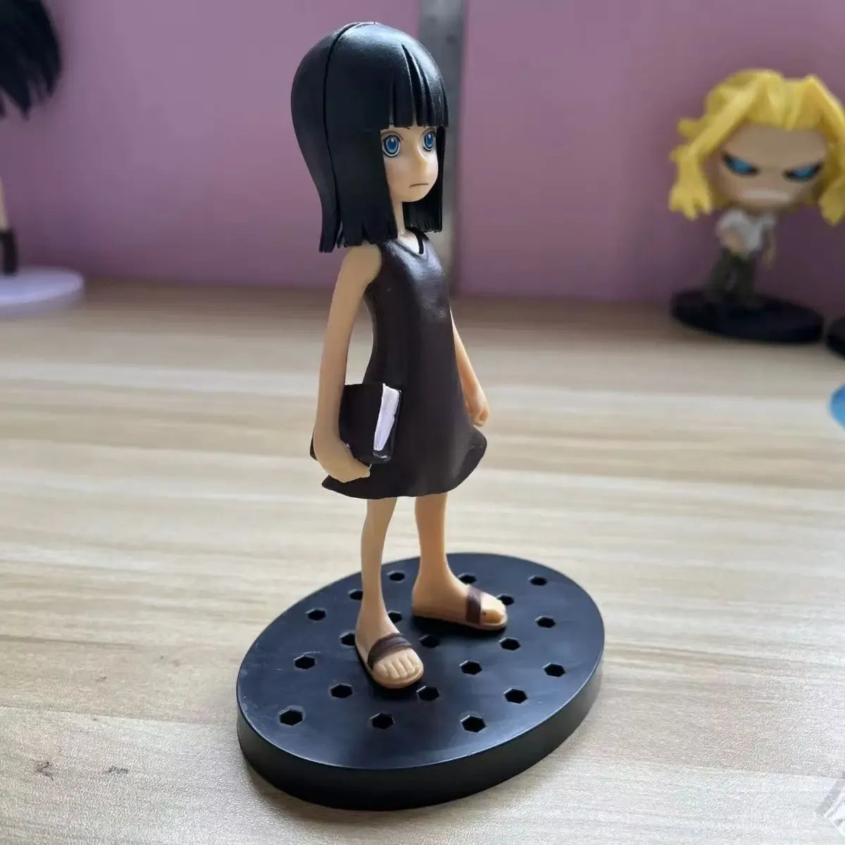 Figura de Nico Robin de Pequeña