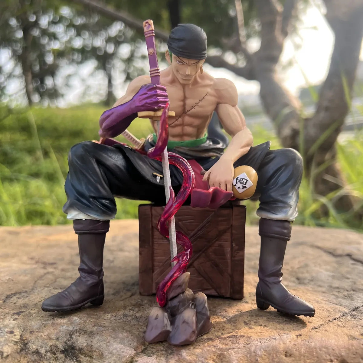 Figura Zoro con Enma y Alcohol