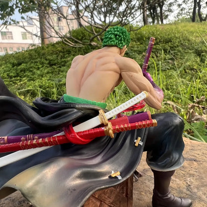 Figura Zoro con Enma y Alcohol