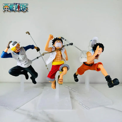 Los tres hermanos Marinos y Garp (Luffy, Ace, Sabo)